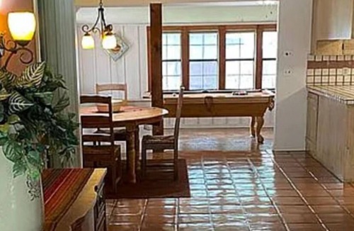 Cameron House | 3 bed 3 bath in nice quiet neighborhood