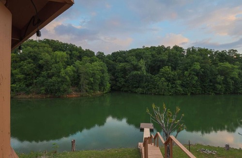 Sevierville Apartment | 3 bed, 3 bath Lakeside Retreat