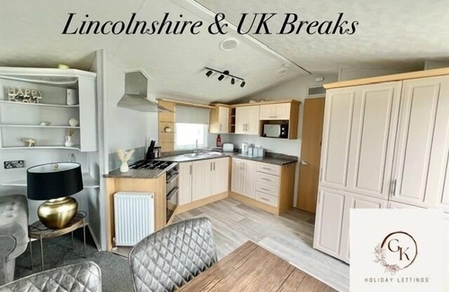 Mablethorpe and Sutton Cabin | 3 bed-7 berth-Mablethorpe-Wifi-Pet friendly