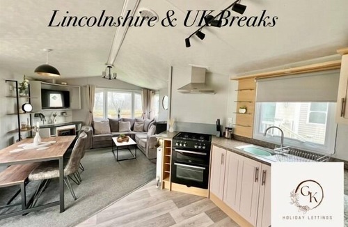 Mablethorpe and Sutton Cabin | 3 bed-7 berth-Mablethorpe-Wifi-Pet friendly