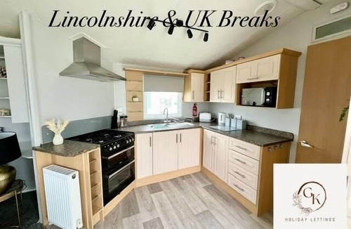 Mablethorpe and Sutton Cabin | 3 bed-7 berth-Mablethorpe-Wifi-Pet friendly