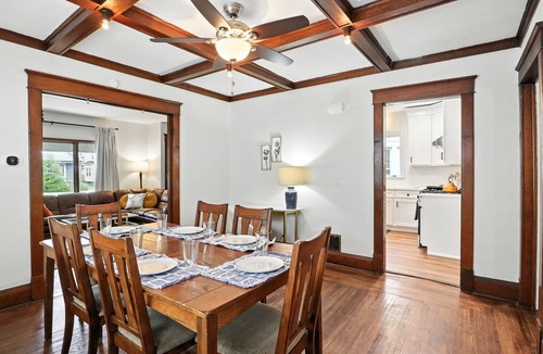 North Buffalo Apartment | 3 Bed + AC + Driveway Parking + Free Washer/Dryer located in North Buffalo