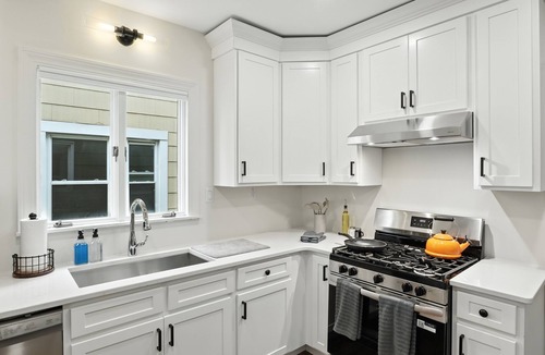 North Buffalo Apartment | 3 Bed + AC + Driveway Parking + Free Washer/Dryer located in North Buffalo
