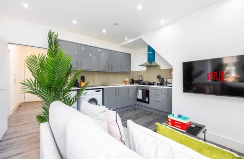 Fairfield Apartment | 3 Bed Apt |Croydon | Xbox | Contractors | Balcony