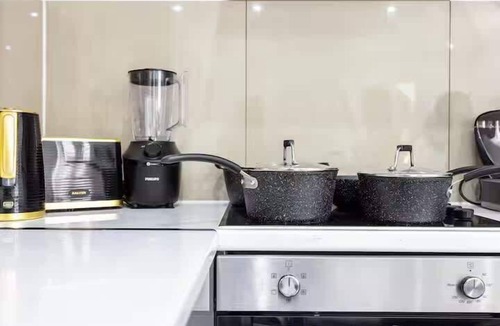 Fairfield Apartment | 3 Bed Apt |Croydon | Xbox | Contractors | Balcony