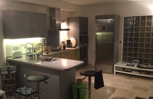 Almunecar Apartment | 3 bed apt, superb location, sea views, big terrace, beach/bars 7 mins walk!