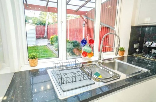 Langley Marish House | 3-Bed Base for Windsor & Heathrow