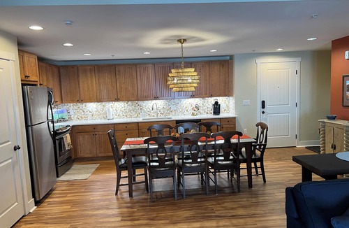 Silvercreek Condo | 3 Bed/Bath Updated Condo 50 Steps to Main Lift w/30-Foot Balcony Facing Ski Runs