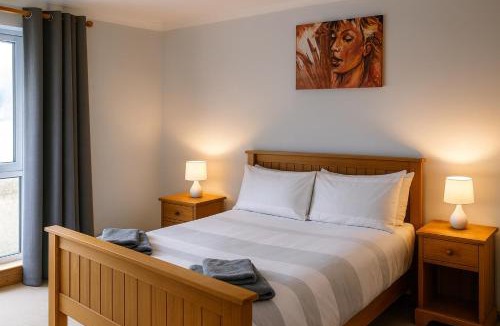 Damnaglaur House | 3 Bed Bungalow - Sleeps 6 - Pet Friendly - Parking