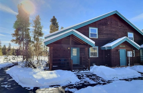 Leadville Cabin | 3 Bed Cabin, Fireplace, Lodgepole Pines
