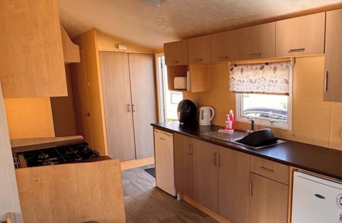 Towyn Ski Chalet | 3 Bed Caravan - Side gated decking, WiFi, Pets