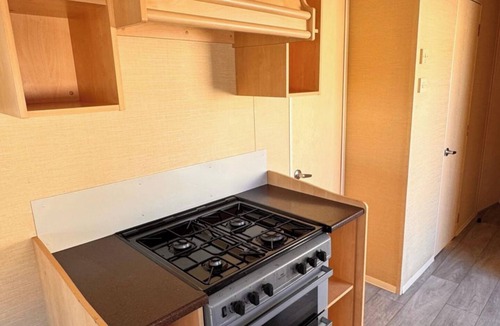 Towyn Ski Chalet | 3 Bed Caravan - Side gated decking, WiFi, Pets