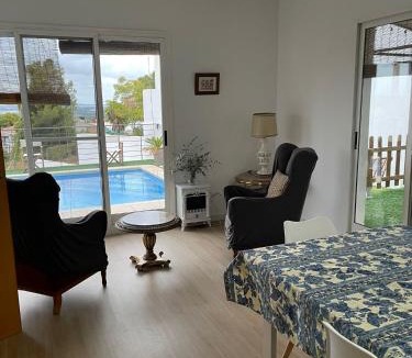 Chiva Ski Chalet | 3 Bed Chalet-Pool-Pets-Hot Tub-Parking-Garden