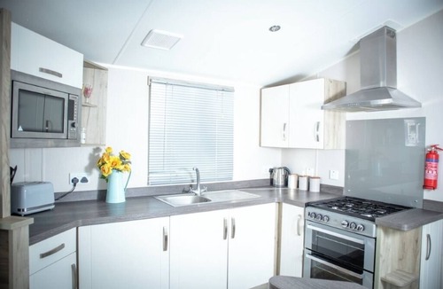 Isle of Grain House | 3 bed Cosy Caravan for up to 5