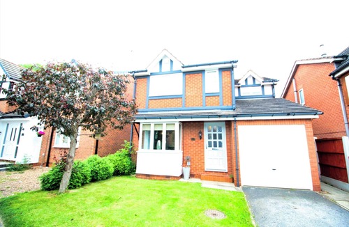 Warmsworth House | 3 Bed Detached - 3 Bathrooms - Parking - Quiet