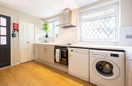 Didsbury House | 3-Bed | Didsbury M20 | Parking | Long Stays
