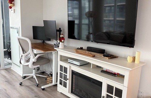 Old Town Apartment | 3 Bed Downtown Condo | Airy & Modern