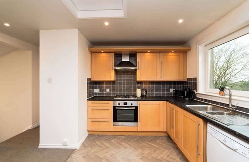 Glasgow House | 3 Bed House-Free Parking-6Beds