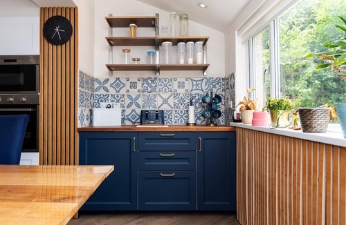 Peebles House | 3 Bed House-free Parking