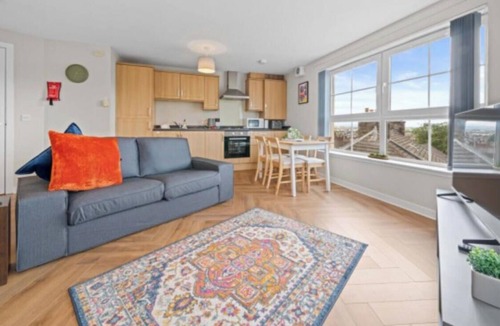 Kincardine House | 3 Bed House in Alloa Sleeps 6