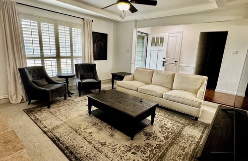 Frisco House | 3-bed house in downtown Frisco walking distance to Rail District.