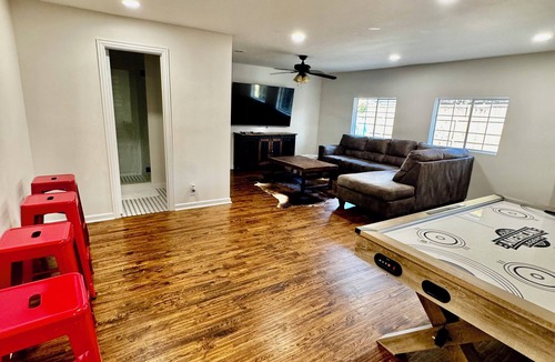 Frisco House | 3-bed house in downtown Frisco walking distance to Rail District.