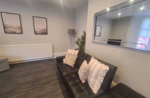 South Shields House | 3 Bed House - Pool View