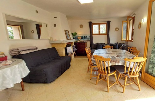 Le Bar-sur-Loup House | 3 Bed House Sleeps 8 -Private Garden -Pets Ok