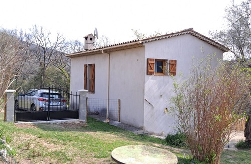 Le Bar-sur-Loup House | 3 Bed House Sleeps 8 -Private Garden -Pets Ok