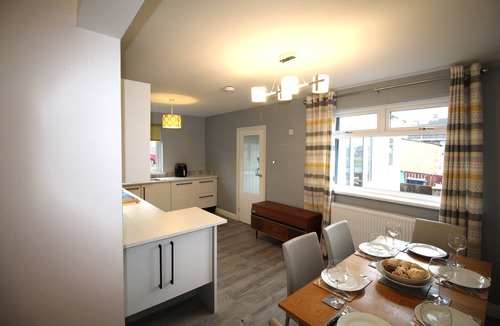 Rowlands Gill House | 3 Bed House - Sleeps 6 - Fully Refurbished