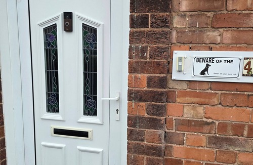 Leicester House | 3 Bed House - Sleeps 5 - Pets - Garden - Parking