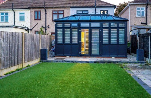 Heath House | 3 Bed House - Sleeps 6 With Free Parking