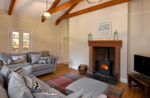 Annan House | 3 Bed in Annan 75355