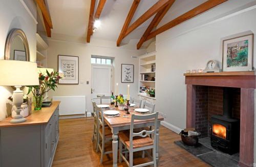 Annan House | 3 Bed in Annan 75355