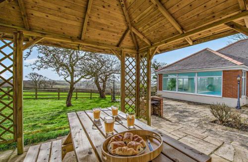 Westleigh House | 3 Bed in Bideford BYBUR