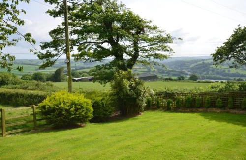 Westleigh House | 3 Bed in Bideford BYBUR