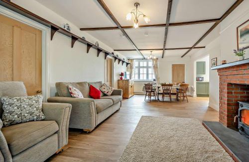 Westleigh House | 3 Bed in Bideford BYBUR