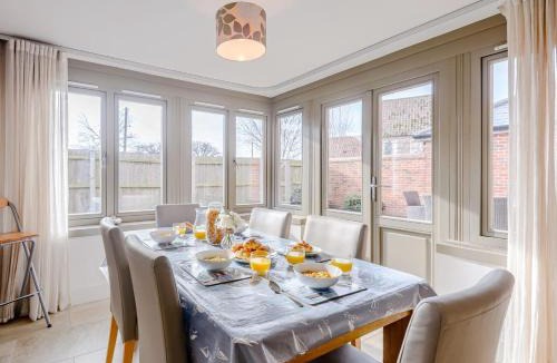 Burnham Deepdale House | 3 Bed in Burnham Deepdale KT045