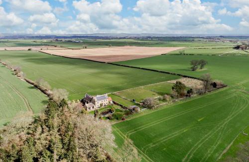 Caldwell House | 3 Bed in Caldwell 91578