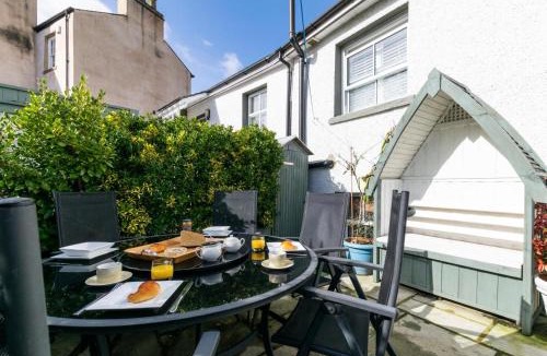 Cark House | 3 Bed in Cark In Cartmel oc-gl090