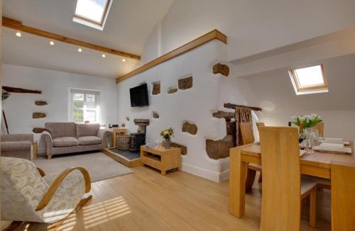 Cark House | 3 Bed in Cark In Cartmel oc-gl090