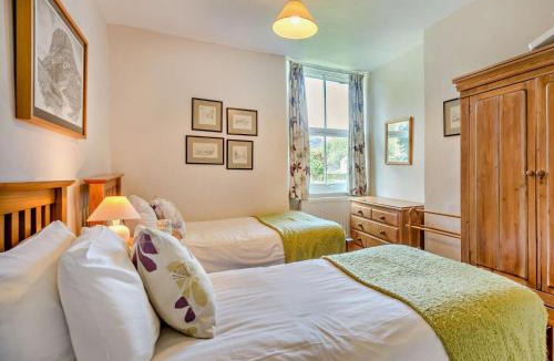 Chapel Stile House | 3 Bed in Chapel Stile SZ161