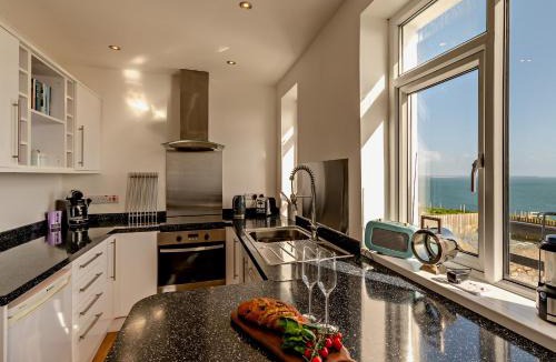 St Brides House | 3 Bed in Dale 51723