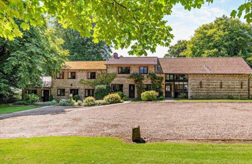 Maiden Newton House | 3 Bed in Dorchester 92415