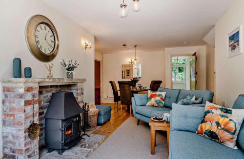 Maiden Newton House | 3 Bed in Dorchester 92415