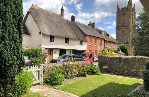 Cerne Abbas House | 3 Bed in Dorchester oc-74803