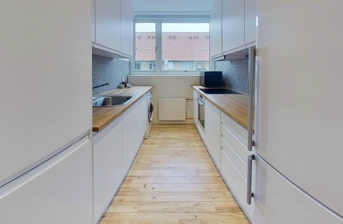 Frederiksberg Apartment | 3-bed in Frederiksberg w Balcony - 210