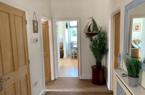 Freshwater Bay House | 3 Bed in Freshwater 66583