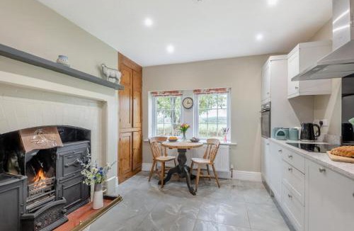 Welby House | 3 Bed in Fulbeck oc-v33643