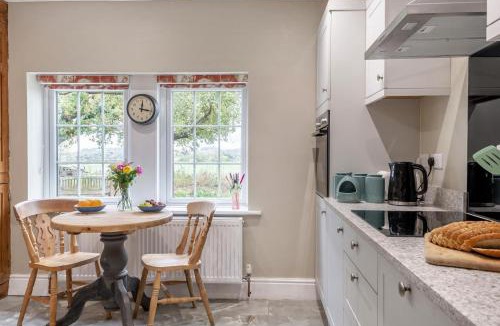 Welby House | 3 Bed in Fulbeck oc-v33643